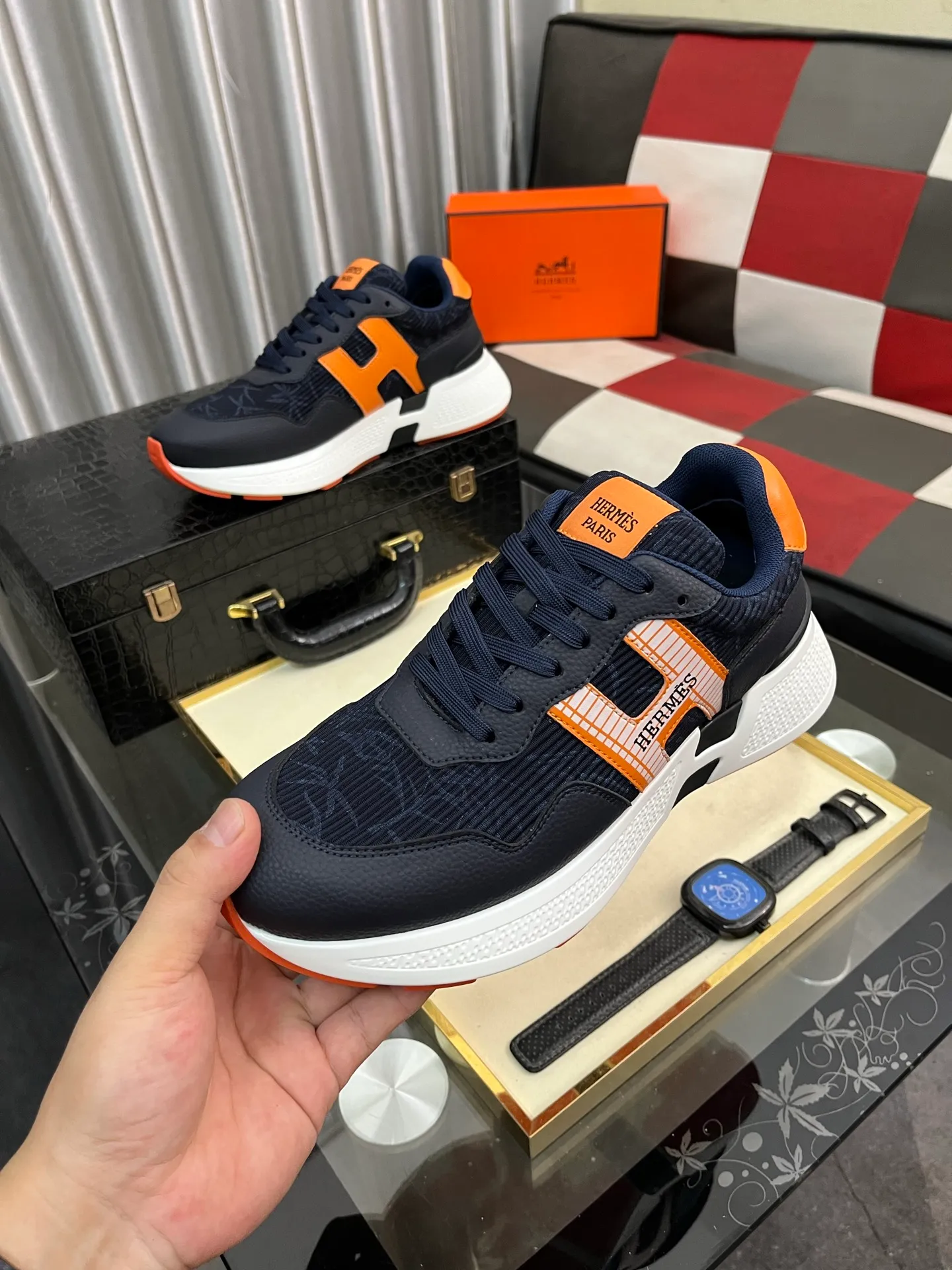 Men's shoes 💰540⌚️⌚️ HERMES/Hermès men's rest sneakers! -High-end quality original casual sports shoes -Upper: high nappa calfskin, forging technology, knitted fabric, shoe brand webbing, injection molded brand logo -Inner: foot pad; water-dyed cowhide -Outsole: ultra-light TPU·rubber; two-color molded outsole -Ultra-high quality control·fine workmanship: highlighted (high-end·luxury·grade) Size: 38-443️⃣Colors available